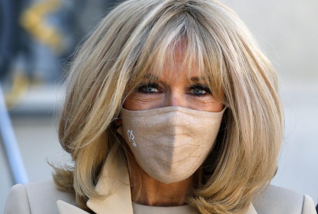 Brigitte Macron's new fashion hairstyle has revived her for 10 years!  Not a trace of a classic pop, but a "smart fringe"!