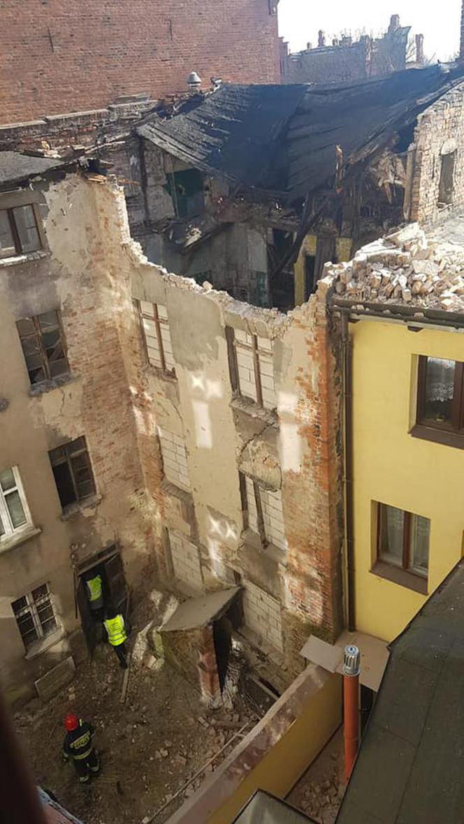 Construction disaster at Toruń center!  The roof of the cottage collapsed