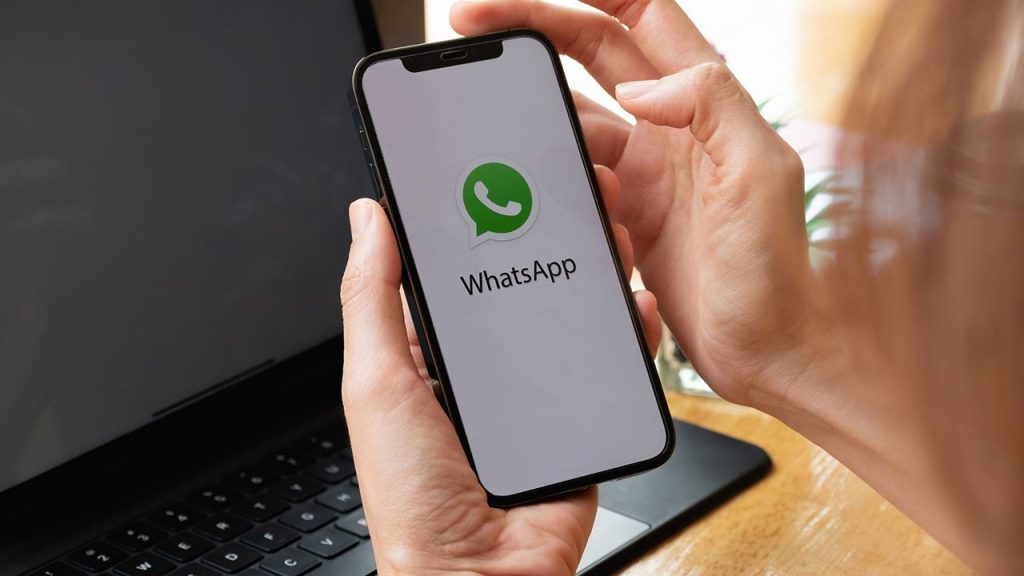 What Is the FM Whatsapp?