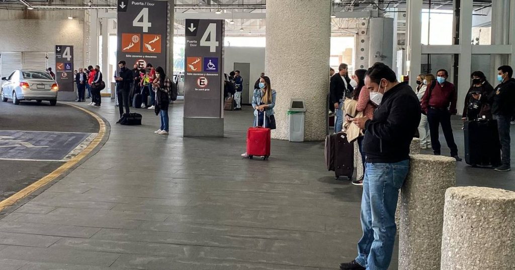 Cofece fined CDMX Airport 848 million pesos for monopolistic practices - El Financiero