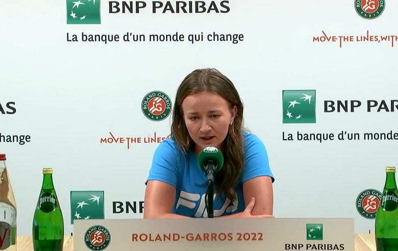 Kryzhikova interrupted the conference.  The tears fell.  "I broke up" Tennis