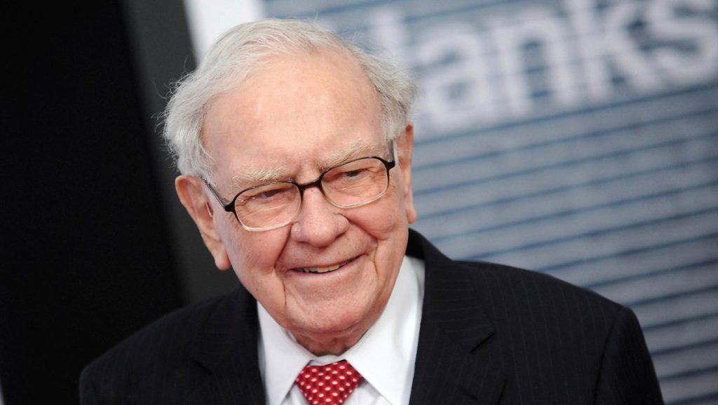 Oil and Insurance: Warren Buffett invests billions