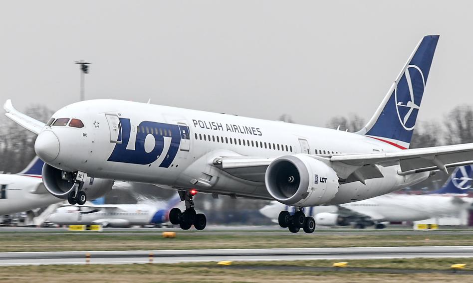 LOT has launched flights from Krakow to New York - Newark