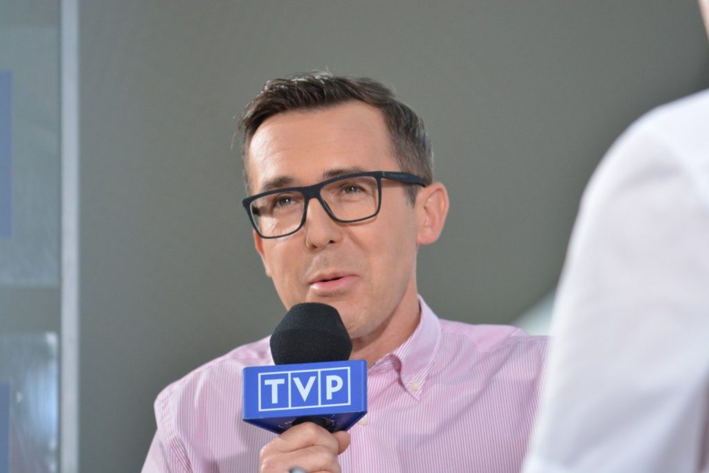 This is how Maciej Kurzajewski lives.  The TVP star is rich and attractive! [24.06.2022]